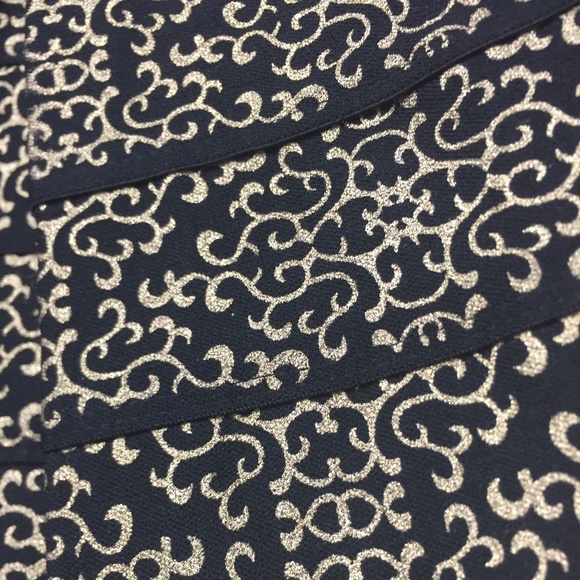 New Guess Mini Skirt Size Small - Picture 8 of 9